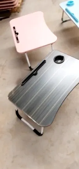 Table d'ordinateur portable de bonne qualité pour manger le petit déjeuner